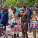 محفوظ پنجاب ویژن کے تحت ملتان میں روڈ سیفٹی آگاہی مہم، ہیلمٹ استعمال کرنے والوں میں پھول تقسیم
