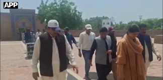 سیکریٹری حکومت پنجاب محکمہ اوقاف ڈاکٹر احسان بھٹہ کا ملتان میوزیم کا دورہ، قیمتی نوادرات اور تاریخی آثار کا معائنہ