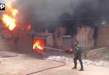 ملتان : باردانہ گودام میں آگ بھڑک اٹھی، ریسکیو 1122 نے 15 منٹ میں آگ پر قابو پا لیا