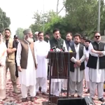 گورنر خیبرپختونخواکی قیادت میں یومِ استحصالِ کشمیر کے موقع پر یکجہتی ریلی