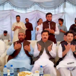 گورنر خیبرپختونخوا فیصل کریم کنڈی کی جاوید آفریدی سے والدہ کے انتقال پر تعزیت
