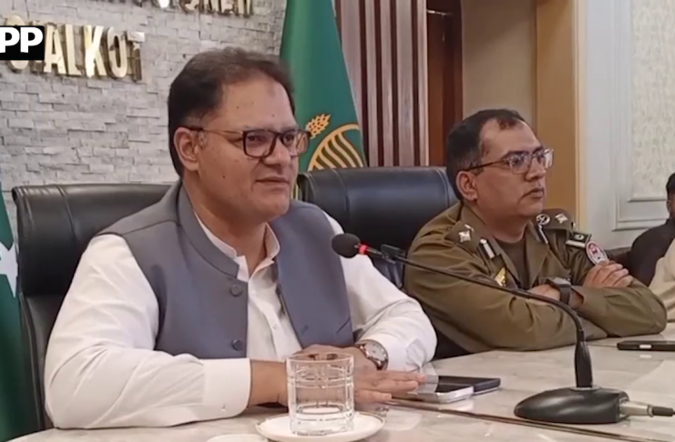 ڈی سی اویس مشتاق کی زیر صدارت 12 ربیع الاول کے میلاد جلوسوں اور محافل کے منتظمین کا اجلاس