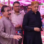 سکھر: سندھ کے سینئر صحافیوں کے وفد کی خیرپور میرس میں دیہی خواتین رہنماؤں سے ملاقات