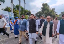 یومِ دفاع: جناح ہال میں ہلالِ استقلال پرچم کشائی کی پروقار تقریب