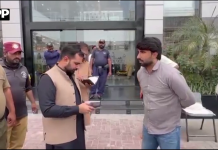 غیر قانونی پارکنگ سٹینڈز اور اوور چارجنگ کے خلاف کریک ڈاؤن، 6 افراد گرفتار