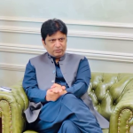 کمشنر ملتان اور چیمبر آف کامرس کے عہدیداران کی ملاقات: شہر کی ترقی اور کاروباری سرگرمیوں کے فروغ پر زور