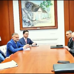 نائب وزیر اعظم و وزیرخارجہ اسحاق ڈار کی ایرانی ہم منصب سید عباس عراقچی سے ملاقات ، دوطرفہ تعلقات پر تبادلہ خیال