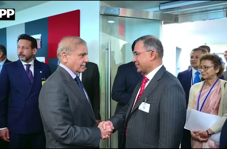 وزیراعظم شہباز شریف کی بنگلہ دیش کے وزیراعظم سے ملاقات