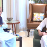 وزیرِ اعظم شہباز شریف کی وزیرِ داخلہ محسن نقوی سے ان کے ماموں کی وفات پر تعزیت
