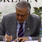 نائب وزیر اعظم اسحاق ڈار اور بحرینی وزیر خارجہ کا پاک -بحرین مشترکہ وزارتی کمیشن کے تیسرے اجلاس کے معاہدے پر دستخط