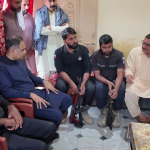 وزیر مملکت بلال اظہر کیانی کی شہید پولیس اہلکار نوید افضل کے اہل خانہ سے ملاقات، فاتحہ خوانی